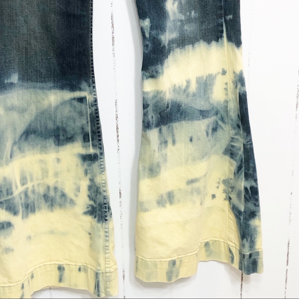 Eyeshadow Upcycled Bleach Dye Flare Leg Jeans - Picture 4 of 4